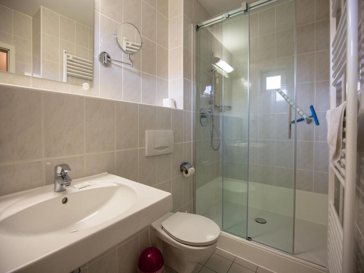 Feriendorf Rugana - Komfort Appartement Mit 1 Schlafzimmer Und Terrasse B52 Dranske Dış mekan fotoğraf